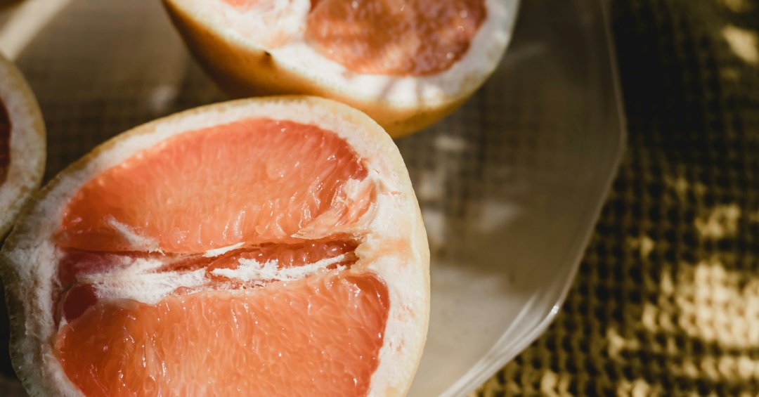 Pomelo: conheça a fruta cítrica gigante e ch...