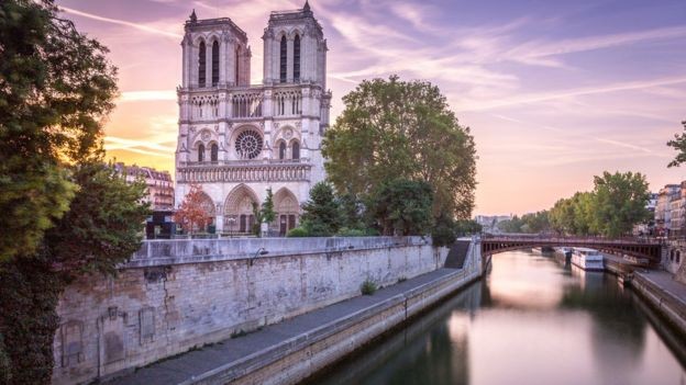 Quem pagou a restauração da catedral Notre-Dame de Paris?