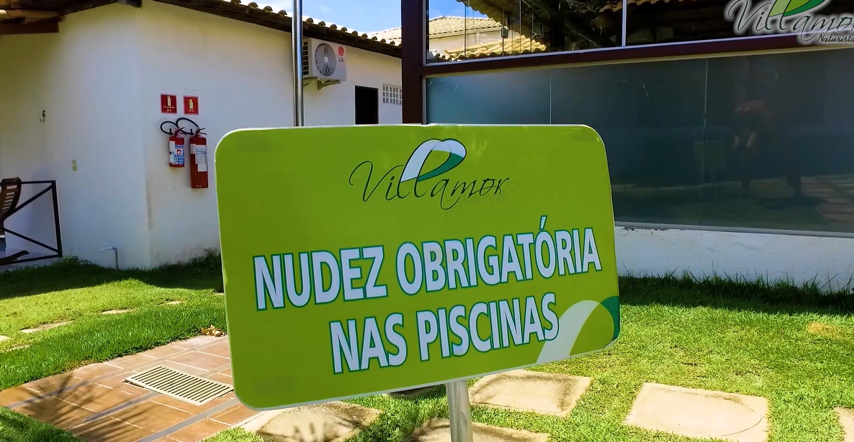 'De repente, todo mundo começou a se pegar': como funcionam e o que rola nas pousadas liberais