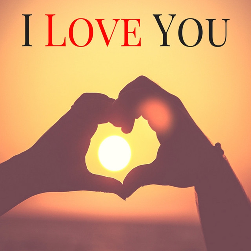 Funcionária diz "Eu te amo" para cliente e viraliza