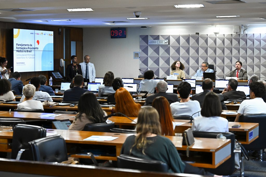 medicina-politica-senado-audiencia-exame-medicos