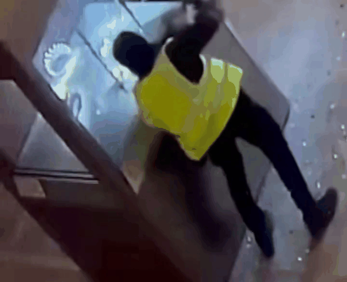 Novas imagens revelam detalhes do roubo ao Museu do Louvre