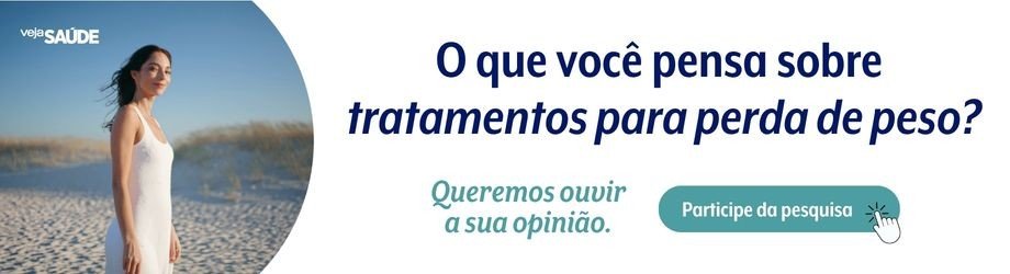 Mulher de cabelo escuro e vestido branco sorri na praia, com dunas e céu azul ao fundo. À direita, texto pergunta O que você pensa sobre tratamentos para perda de peso? Queremos ouvir a sua opinião e um botão Participe da pesquisa com um ícone de cursor. No canto superior esquerdo, o logo veja SAÚDE
